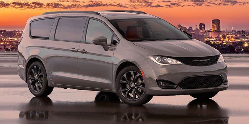 2020 Chrysler Pacifica. Van-Tastic