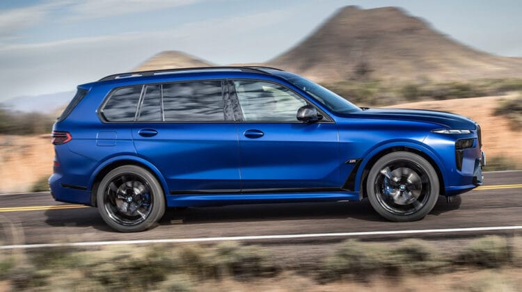 2025 BMW X7 M60i